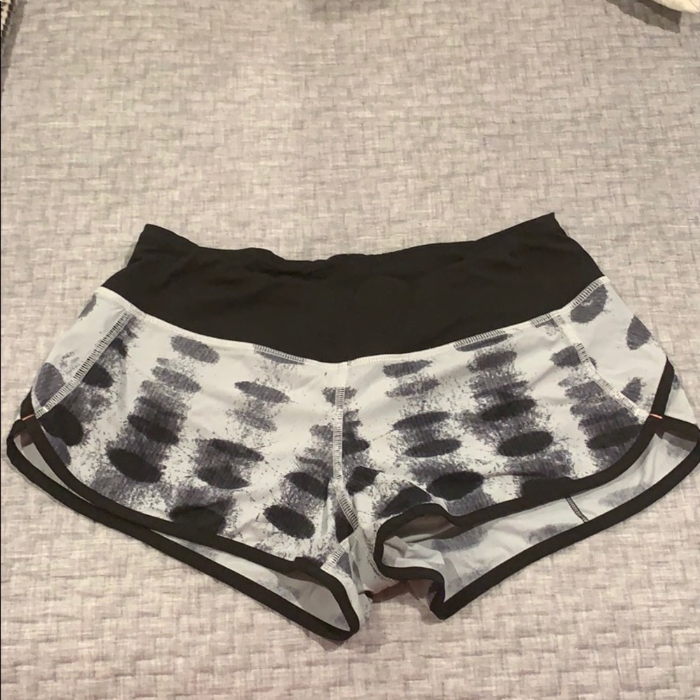 Lululemon Athletica Speed Up short size 4